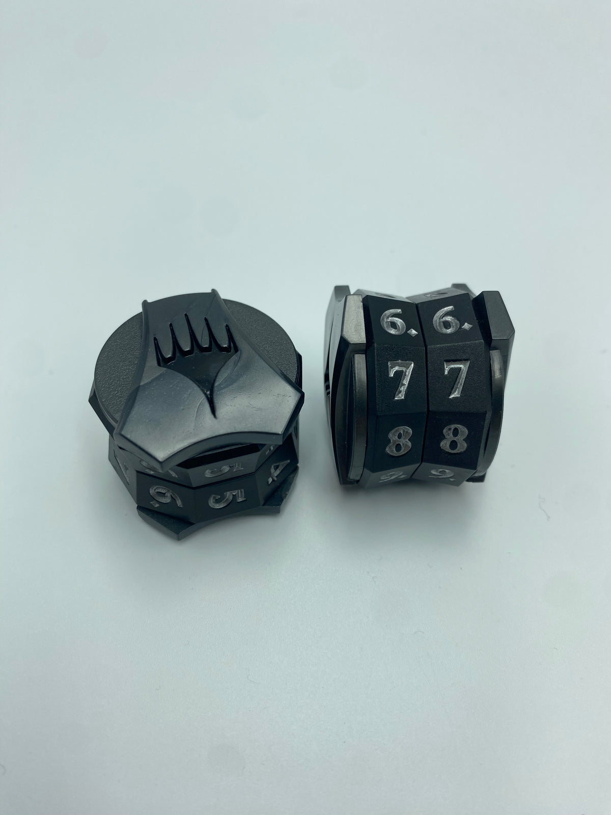 MTG Click Wheel Life Counter - Planeswalker Symbol (0-99)
